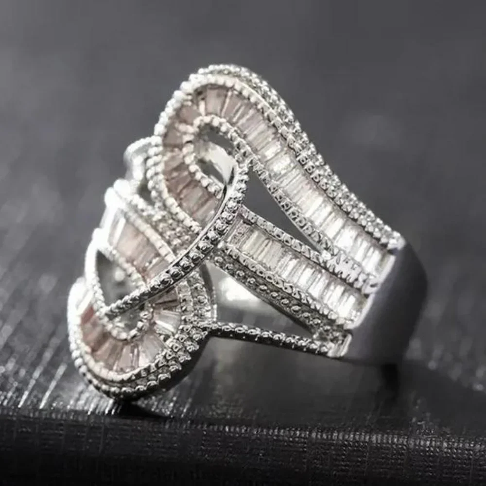 STERLING SILVER DIAMOND RING, CUTE RING, SHINY RING. - Picture 2 of 5